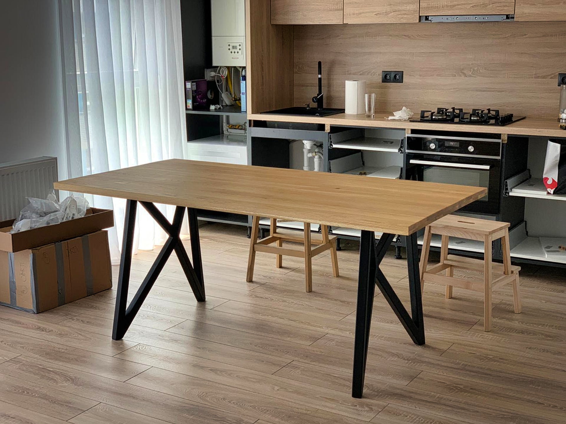 Top 5 lucruri la care sa fii atent, când iți cumperi o masă de lemn masiv