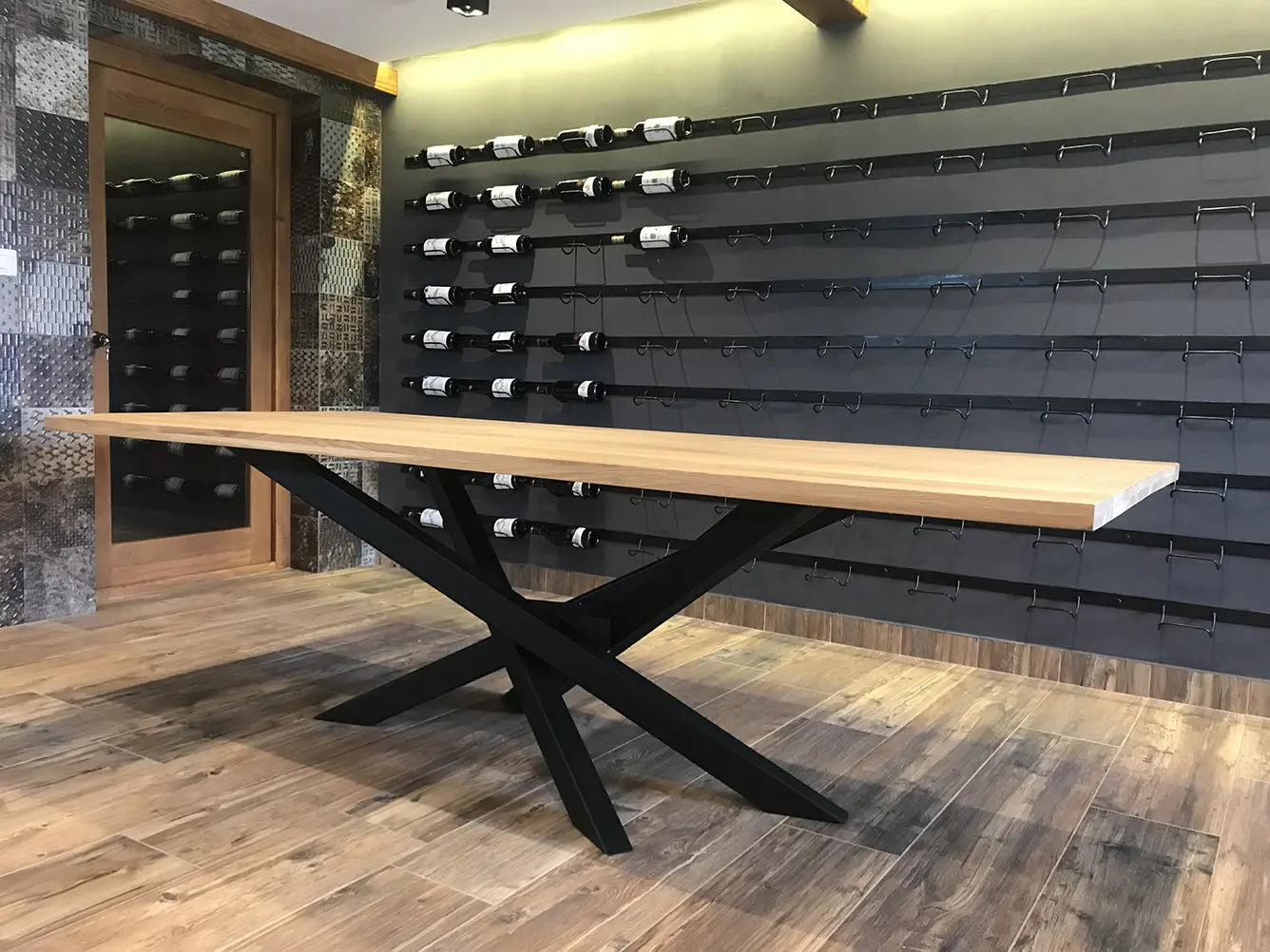 Mesele din Lemn Masiv: Alegere, Întreținere și Restaurare