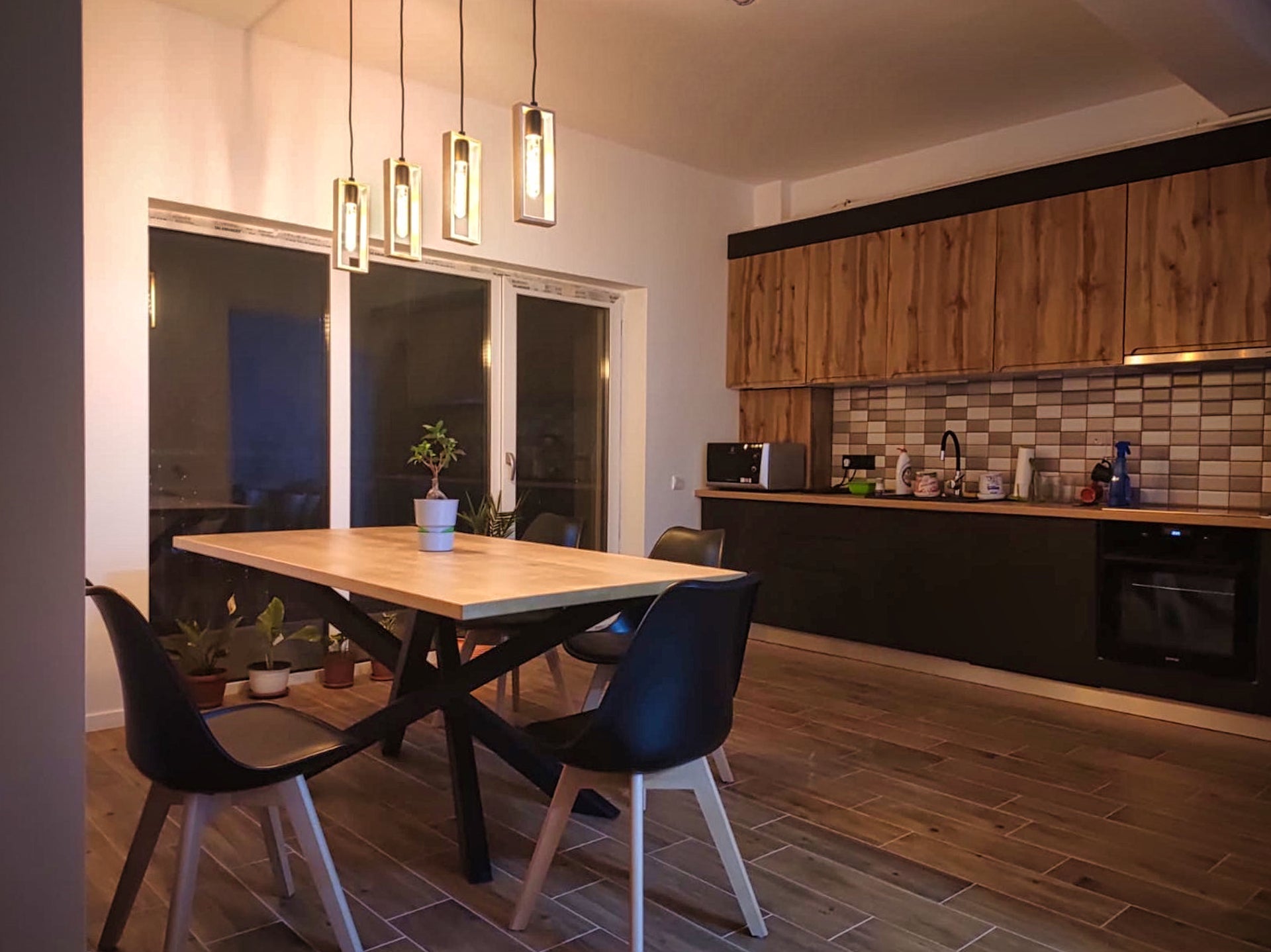 Dimensiuni, materiale, procedură de asamblare și întreținere.